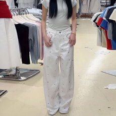 批发小碎花刺绣白色<b class='q'>牛仔裤</b>女2026夏季设计感直筒裤阔腿显瘦拖地裤子