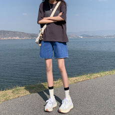 批发浅蓝色五分<b class='q'>牛仔</b><b class='q'>短裤</b><b class='q'>女</b>夏季新款高腰显瘦宽松直筒裤休闲直筒<b class='q'>牛仔</b>裤