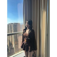 批发乖乖爱吃辣o｜复古棕色系果辣妹吊带宽松毛衣开衫蓬蓬裙裤套装
