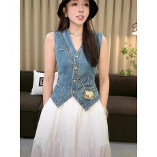 批发chic港风牛仔马甲女<b class='q'>夏</b>2025新款复古V领马夹时尚百搭无袖坎肩外套