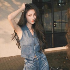 批发夏季薄款修身<b class='q'>牛仔</b><b class='q'>马夹</b>女短款港味新款高级感洋气减龄<b class='q'>背心</b>无袖上衣