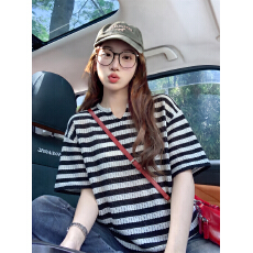 批发官图<b class='q'>短袖</b>t恤男<b class='q'>女</b>装夏季新款潮韩系设计感镂空条纹宽松V领上衣