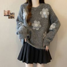 批发高级感花朵刺绣灰色毛衣<b class='q'>大码</b><b class='q'>女装</b>胖mm秋冬<b class='q'>超</b>好看宽松显瘦针织上衣
