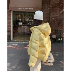 批发云朵泡芙棉服女装新款冬季2025年新款百搭超好看短款鹅黄色面包服