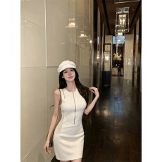 批发轻熟风白色针织无袖连衣裙<b class='q'>女</b>夏季金属拉链<b class='q'>修身</b>显瘦包臀裙气质短裙