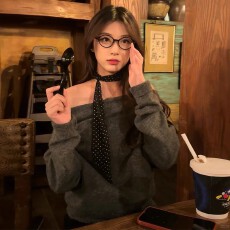 批发开春韩系穿搭设计感小众<b class='q'>一字肩</b>宽松针织衫毛衣chic露肩上衣女秋冬