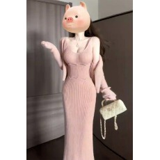 批发法式温柔粉色针织<b class='q'>连衣裙</b>子女2025新款秋冬穿搭巨好看包臀长裙套装