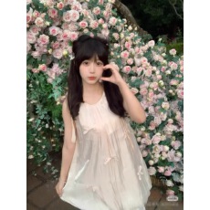 批发夏日绝美2026新款设计感漂亮独特<b class='q'>花苞</b>粉色吊带<b class='q'>连衣裙</b>子女夏季短裙