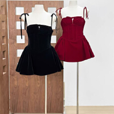 批发纯欲复古系带<b class='q'>吊带</b>丝绒蓬蓬<b class='q'>连衣裙</b>收腰漂亮蝴蝶结圣诞派对a字礼裙