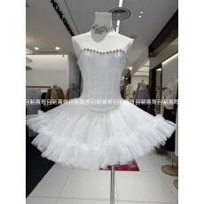 批发仙女钉钻鱼骨束身抹胸蓬蓬<b class='q'>连衣裙</b>温柔气质冬季生日宴会系带小礼服