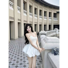 批发纯欲系带挂脖越南设计师小个子蓬蓬<b class='q'>连衣裙</b>傲娇名媛风收腰生日礼裙