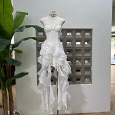 批发春新品2026白富美复古迷人丝绒海带飘带钻饰抹胸礼服晚会<b class='q'>欧美风</b>格