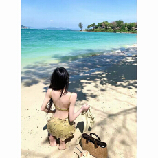 批发灰尘邓邓 度假穿搭女2026夏季新款辣妹亮片短裙