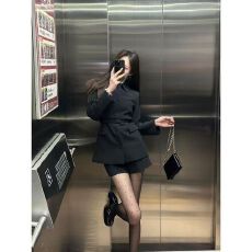 批发法式<b class='q'>翻领</b>收腰黑色西装短外套短裤两件套女设计高级感西服套装春季