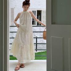 批发度假风长裙女法式高级感挂脖裙夏季雪纺<b class='q'>连衣裙</b>温柔风<b class='q'>刺绣</b>A字裙子