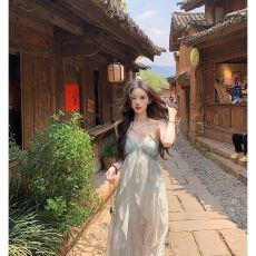 批发一颗甜桃yikett清酒山茶间夏<b class='q'>露背</b>吊带<b class='q'>连衣裙</b>女可拆卸袖连身裙