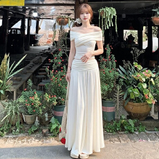 批发法式白色一字肩<b class='q'>连衣裙</b>子女2026新款初夏穿搭气质收腰掐腰长裙套装