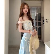 批发碎花蕾丝花边吊带背心蓝色<b class='q'>花朵</b>短款上衣外穿度假穿搭套装