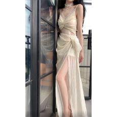 法式露腰蕾丝镂空吊带连衣裙纯欲性感气质设计感海边度假长款裙