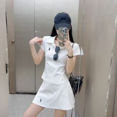 批发韩系学院风小马刺绣套装时尚短袖上衣+<b class='q'>高腰</b>显瘦短裙安全裤两件套