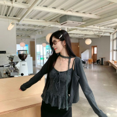 批发chic甜辣妹套装灰色波点吊带背心女装2026秋季<b class='q'>短款</b><b class='q'>开衫</b>上衣两件套