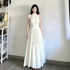 批发法式温柔风<b class='q'>白色</b>无袖挂脖背心吊带连衣<b class='q'>裙子</b>女夏季2026新款收腰长裙
