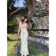 批发度假风法式v领吊带连衣裙女夏季海边碎花裙修身收腰<b class='q'>裙子</b>包臀长裙