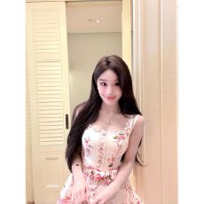 批发奶白玫瑰蕾丝宽领吊带连衣裙夏季碎花度假风蝴蝶结<b class='q'>短裙</b>