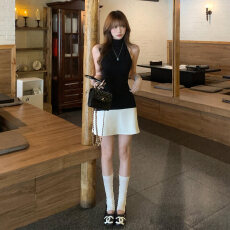 批发法式性感辣妹挂脖无袖<b class='q'>连衣裙</b>女黑白撞色<b class='q'>拼接</b>绝美短裙