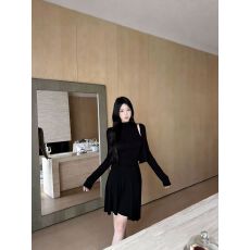 批发Laareetoo 二色长袖开衫女早<b class='q'>秋</b>2026新款修身显瘦背心连衣裙套装