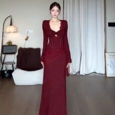 批发法式纯欲轻熟性感蕾丝v领修身显瘦长袖时尚连衣裙女