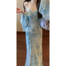 批发感法式蓝色碎花吊带连衣裙女夏季外搭防晒<b class='q'>空调</b>开<b class='q'>衫</b>两件套裙子套装