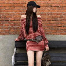 批发韩系一字肩红色<b class='q'>条纹</b>长袖连衣裙子女秋冬2026新款收腰显瘦包臀<b class='q'>短裙</b>