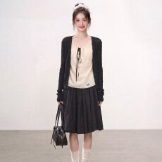 批发黑色长袖开衫外套女秋季外搭条纹吊带上衣两件套