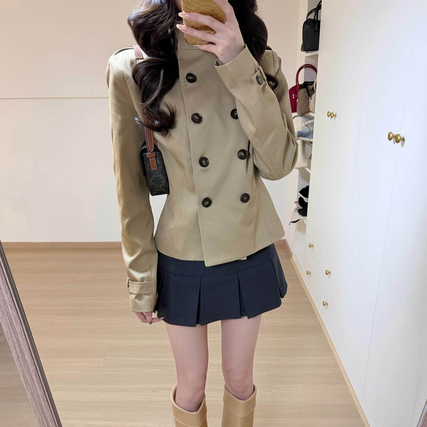 卡其色风衣外套女款韩系高级感小个子双排扣短款立领系带收腰风衣 服裝批發女裝批發服飾貨源
