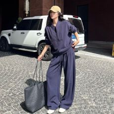批发秋<b class='q'>冬</b>休闲风运动风老钱时尚套装灰色上衣卫衣宽松高腰系带长裤套装