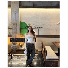 批发法式纯欲设计感气质一<b class='q'>字</b>肩毛领长袖上衣高腰慵懒风垂感百搭阔腿<b class='q'>裤</b>