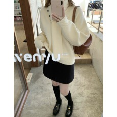 批发白茶茉莉<b class='q'>亦</b><b class='q'>谷</b>围巾v领毛衣女2025冬季新款宽松休闲针织衫上衣