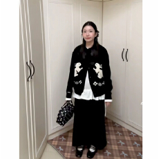 批发秋冬新款慵懒风针织开衫毛衣<b class='q'>外套</b>拼接 <b class='q'>T</b><b class='q'>恤</b>上衣半身裙套装