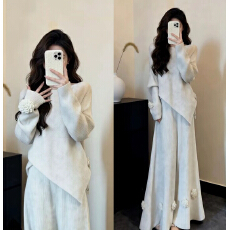 批发2025秋冬新款韩系温柔风时尚宽松针织毛衣+花朵<b class='q'>半身裙</b>气质套装女