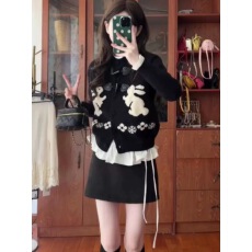 批发可爱甜美风趣味提花牛角扣针织开衫女<b class='q'>装</b>冬季小众宽松休闲毛衣外套