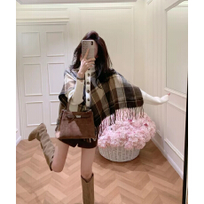 批发拍照必备衣服法式气质显瘦针织披肩上衣高腰休闲短裙套装