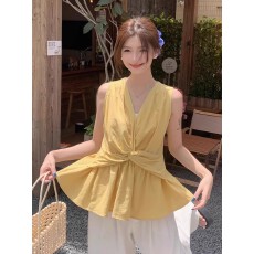 批发设计感扭结V领背心女2026<b class='q'>夏</b>季新款度假风小众修身别致无袖上衣