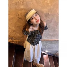 批发纯欲风气质格纹一字领露肩衬衫女夏季新款设计感短款<b class='q'>百搭</b>休闲上衣