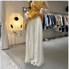 批发己出货 高腰宽松肌理感刺绣阔腿裤垂感拖地杏色休闲裤