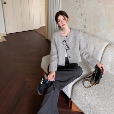 批发复古圆领单排扣条纹宽松毛呢小香风外套短款上衣