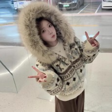 批发费尔岛提花毛领棉服女2025冬季新款加厚保暖宽松连帽短款<b class='q'>棉衣</b>外套