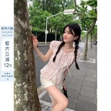 粉色系带蝴蝶结泡泡袖复古格子衬衫女2026设计感收腰小衫