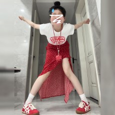 批发己出货 红色碎花不规则a字半身裙小个子包臀长裙