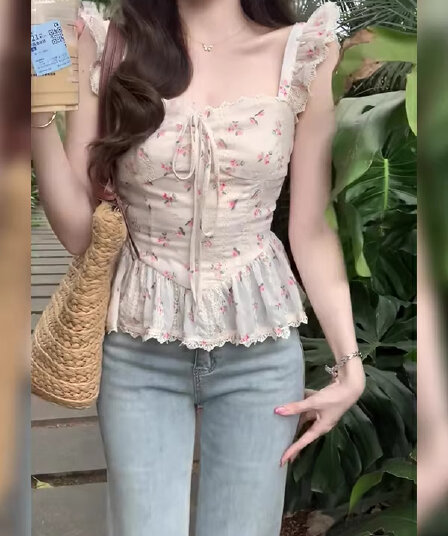 작은 날다 소매 광장 칼라 꽃무늬 여성 셔츠 여름 2026 새로운 프랑스식 디자인 센스 몸매 가꾸기 품격 프릴 맨위